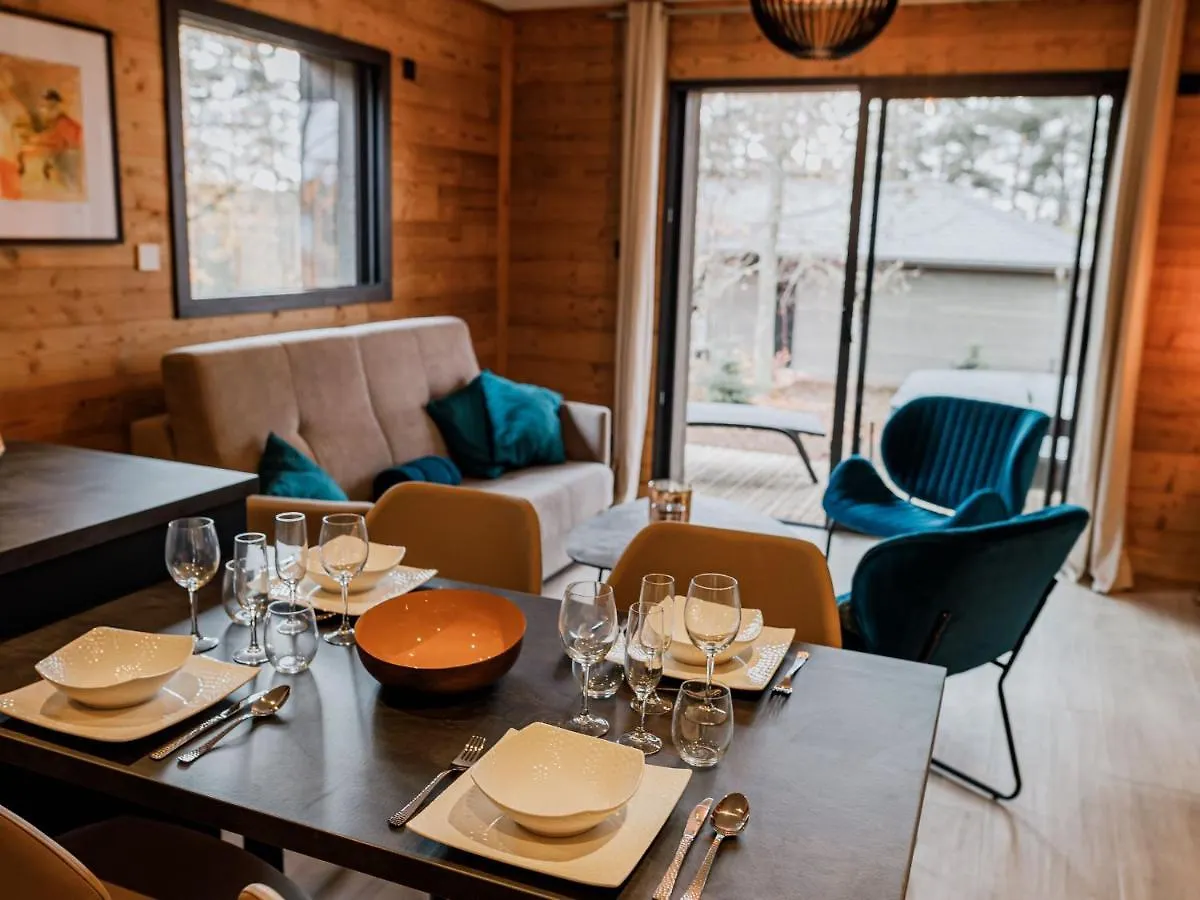 Lodge Avec Bain A Remous Privatif, Piscine, Salle De Sport Et Aire De Jeux Au Bord Du Golf De Chambon - Fr-1-582-370 Le Chambon-sur-Lignon 0*,  France
