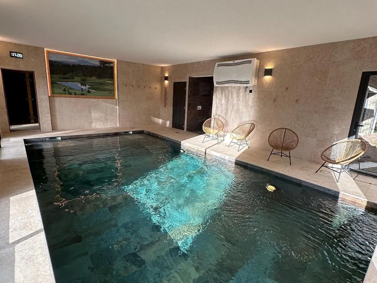 Lodge Avec Bain A Remous Privatif, Piscine, Salle De Sport Et Aire De Jeux Au Bord Du Golf De Chambon - Fr-1-582-370 Le Chambon-sur-Lignon France