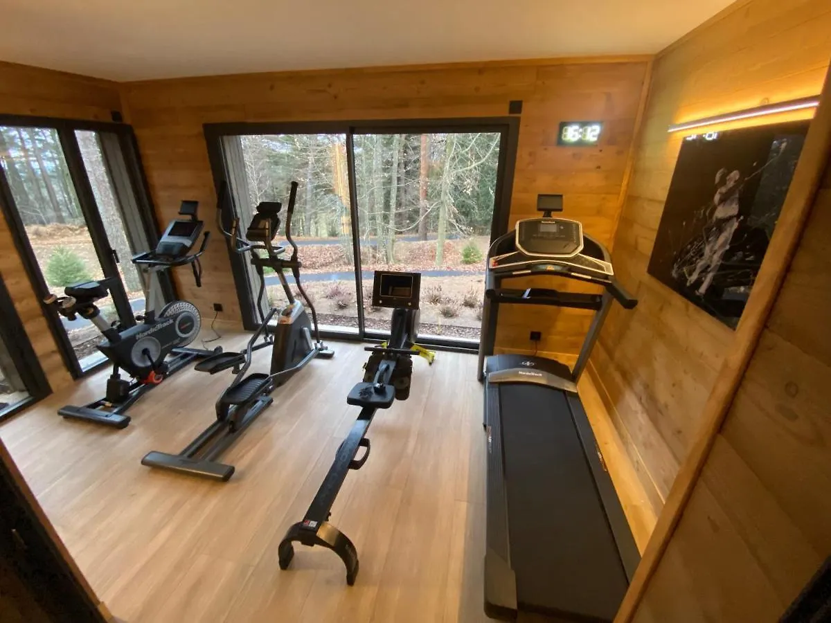 Lodge Avec Bain A Remous Privatif, Piscine, Salle De Sport Et Aire De Jeux Au Bord Du Golf De Chambon - Fr-1-582-370 Le Chambon-sur-Lignon 0*,