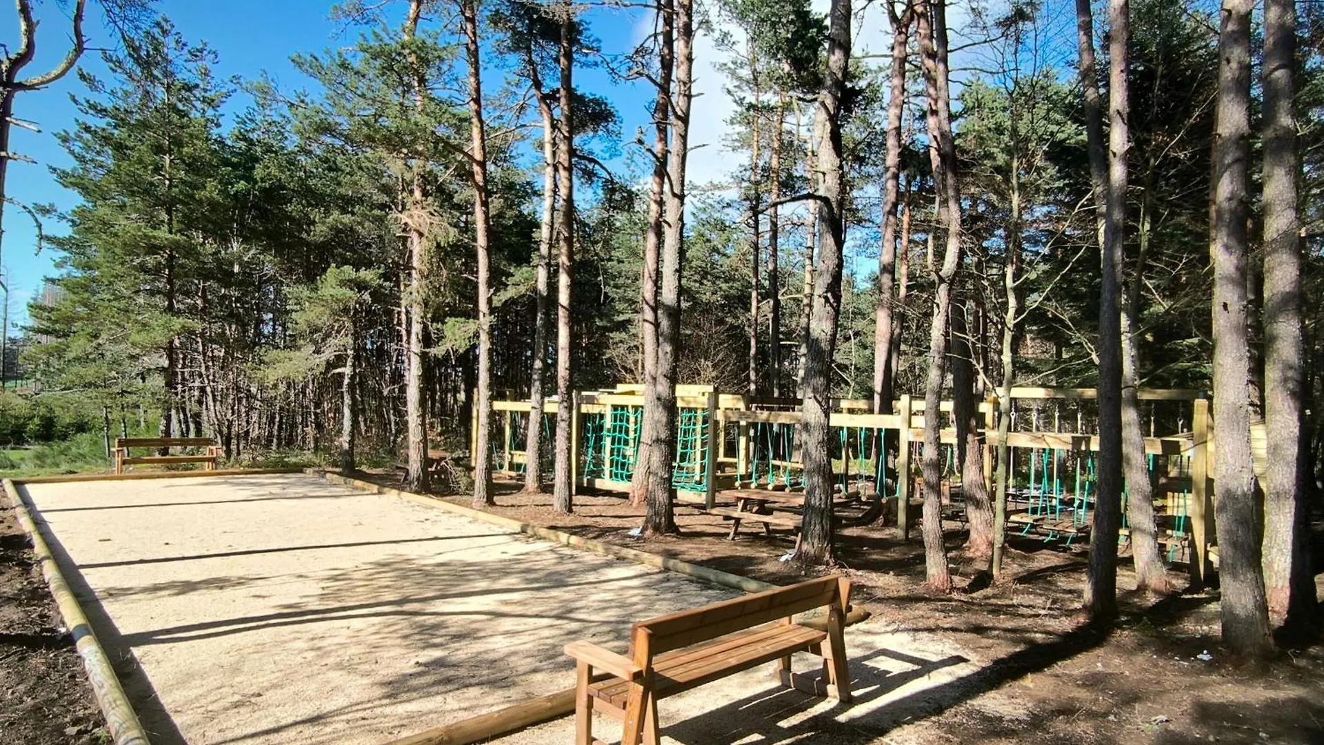 Lodge Avec Bain A Remous Privatif, Piscine, Salle De Sport Et Aire De Jeux Au Bord Du Golf De Chambon - Fr-1-582-370 Le Chambon-sur-Lignon Holiday home